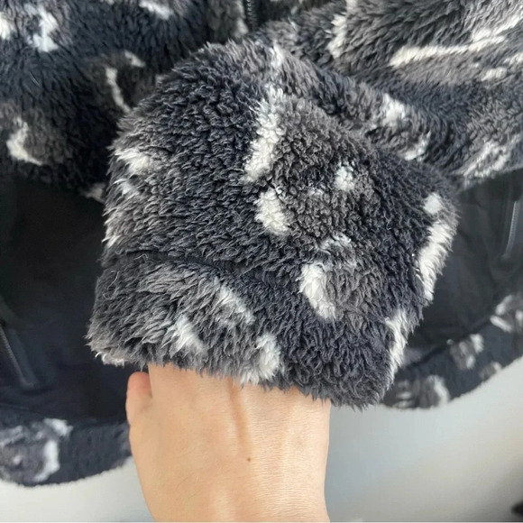 LOGO By Lori Goldstein Leopard Sherpa Jacket size Large - Picture 5 of 7